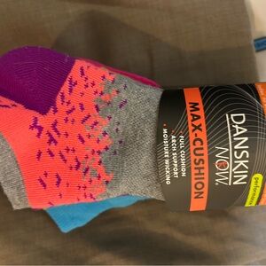 Danskin Now Max Cushion Socks